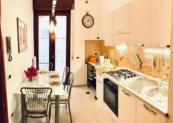 Salerno Historic Center Lovely Flat